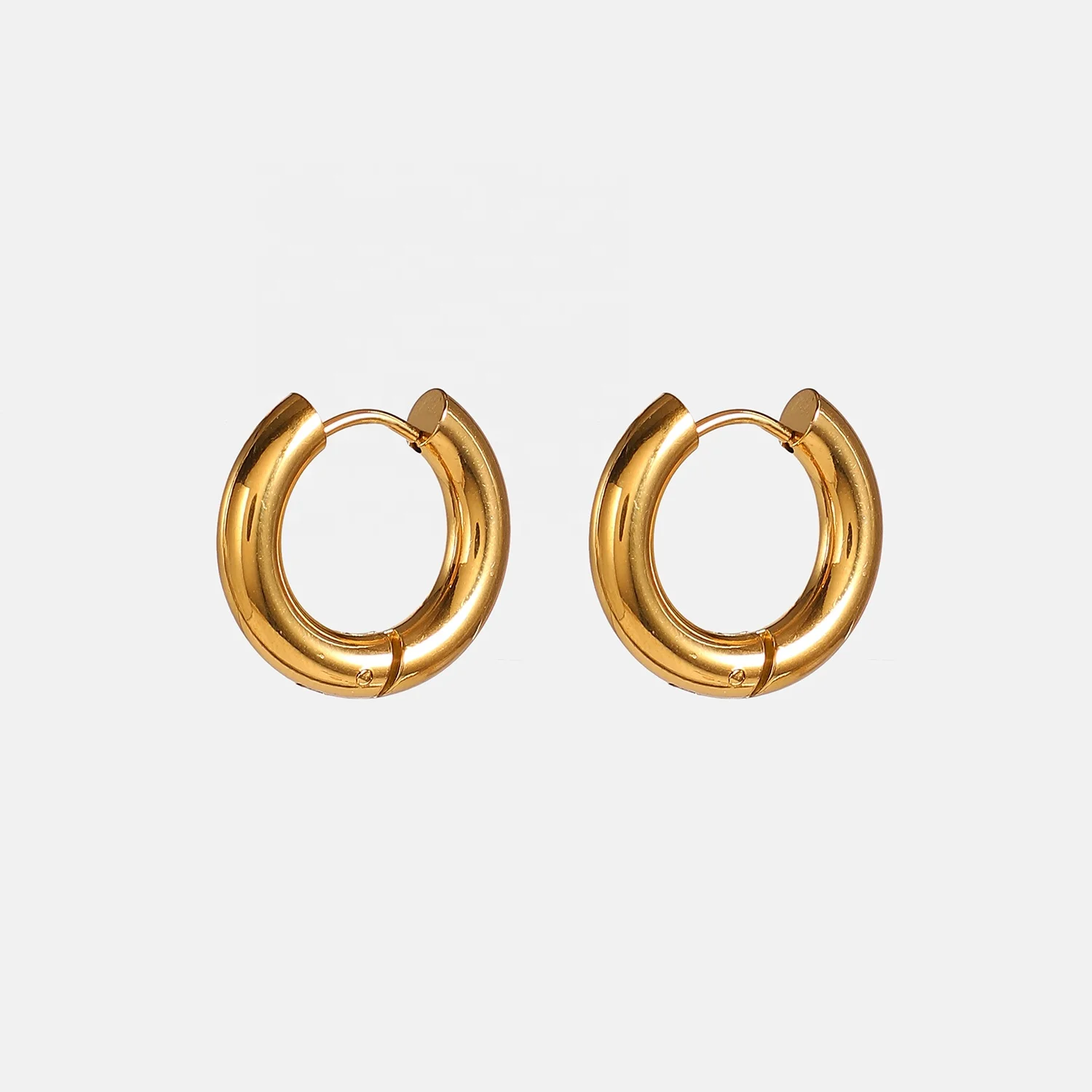 

Vintage Style 12mm 18K PVD Gold Plated Hoop Earring Geometric Stainless Steel Circle Hoop Earrings for Women