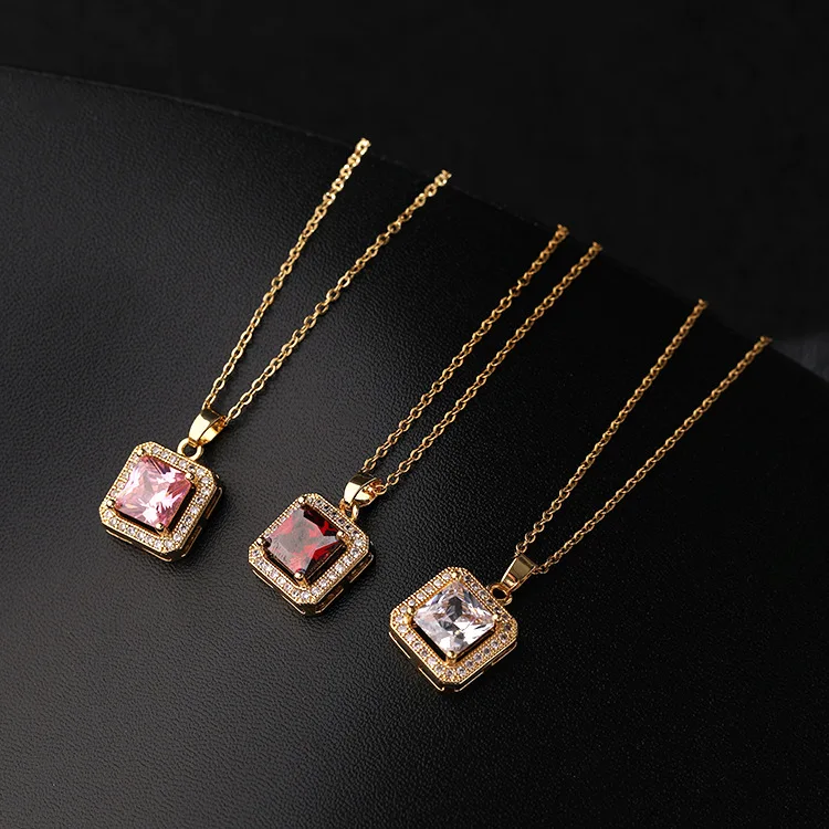 

Ideal Gift Micro Inlaid CZ Gemstone Square Pendant Necklace Sparkling Jewelry 18K Gold Plated Diamond Geometric Square Necklace