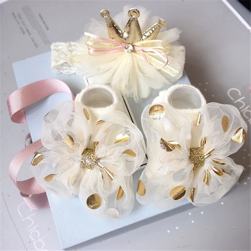 

Wholesale Hot Selling Fancy Gifts Box Pack Lace Flower Bows Crown Princess Headband Socks Set Anti Slip Cotton Baby Socks, Available for choose or customized