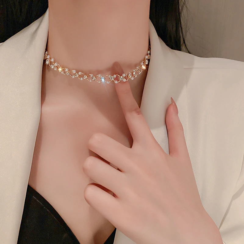 

2022 fashion trendy hollow pearl necklace gold plated
