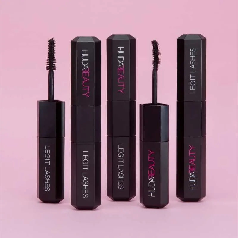 

HUDA double-headed mascara is long, thick, curled, quick-drying and does not smudge eyelashes