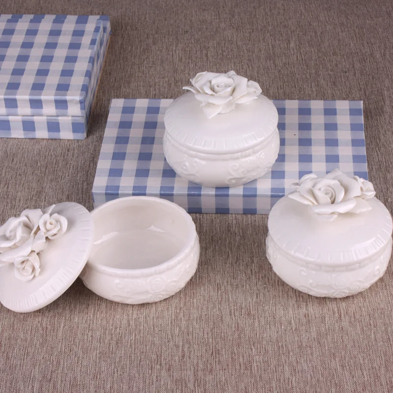 

Creative Wedding Rose Ceramic Cosmetic Table Storage Ring Jewelry Box, White
