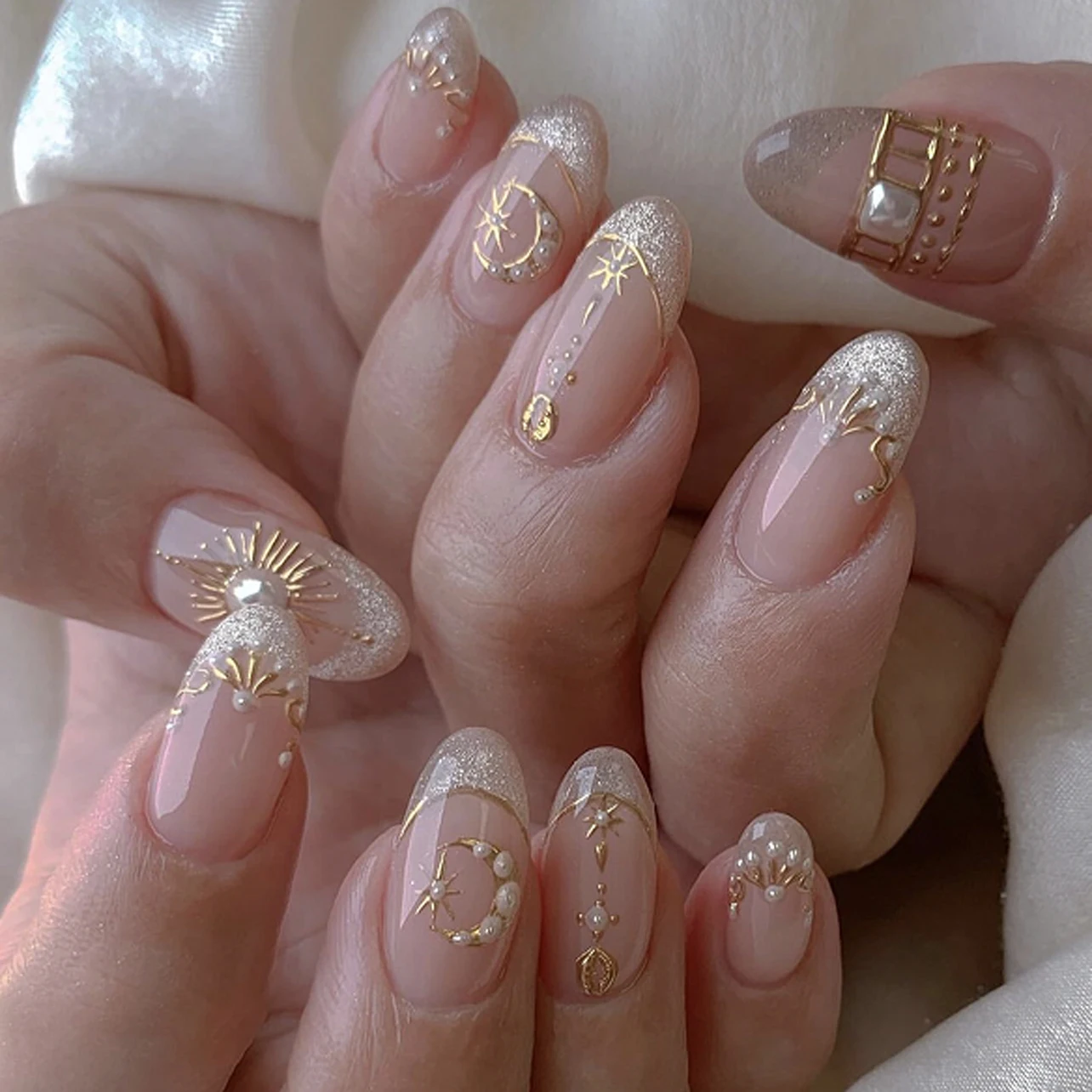 3650 Elegant Pink French Gold and Pearl Celestial Design Short Almond False Nail Press on Nail Artificial Fingernails Customize