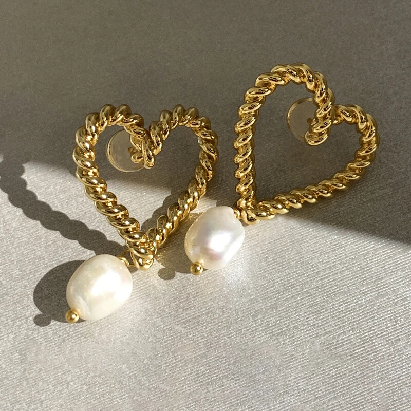 

2022 New Natural Freshwater Pearl Drop Earrings Twisted Hollow Love Heart Earrings for Women INS Elegant Vintage Baroque Jewelry, Gold