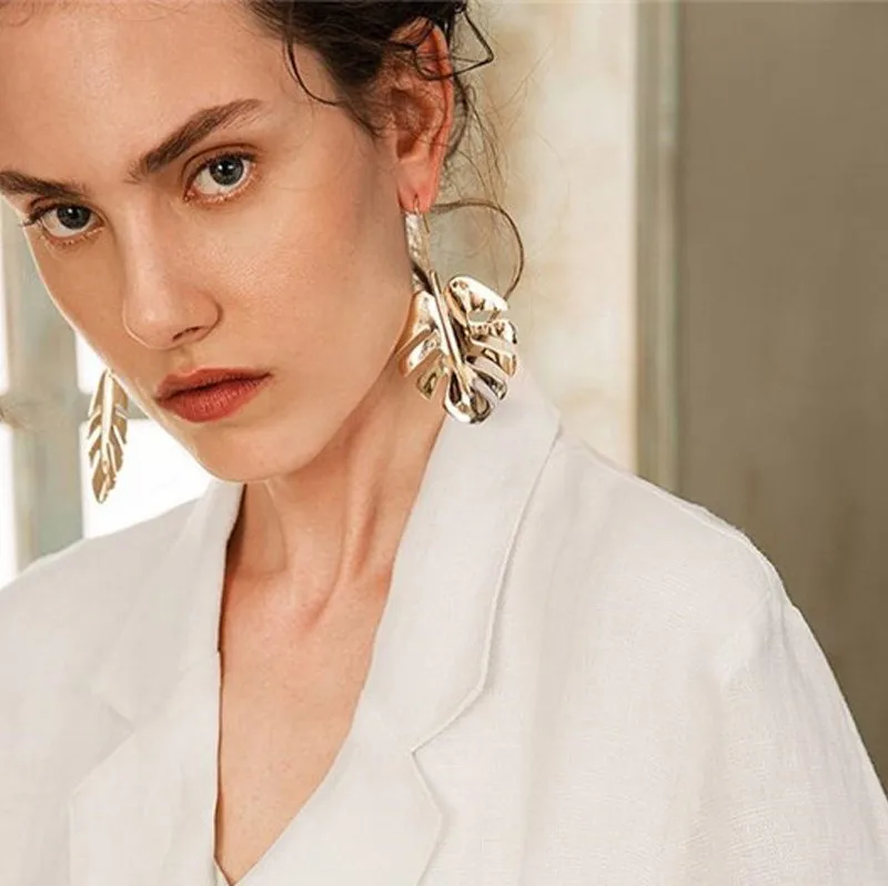 

Creative Gold Color Alloy Hollowed Design Jewelry Long Banana Leaves Metal Pendant Drop Earrings Simple for Women, As shown