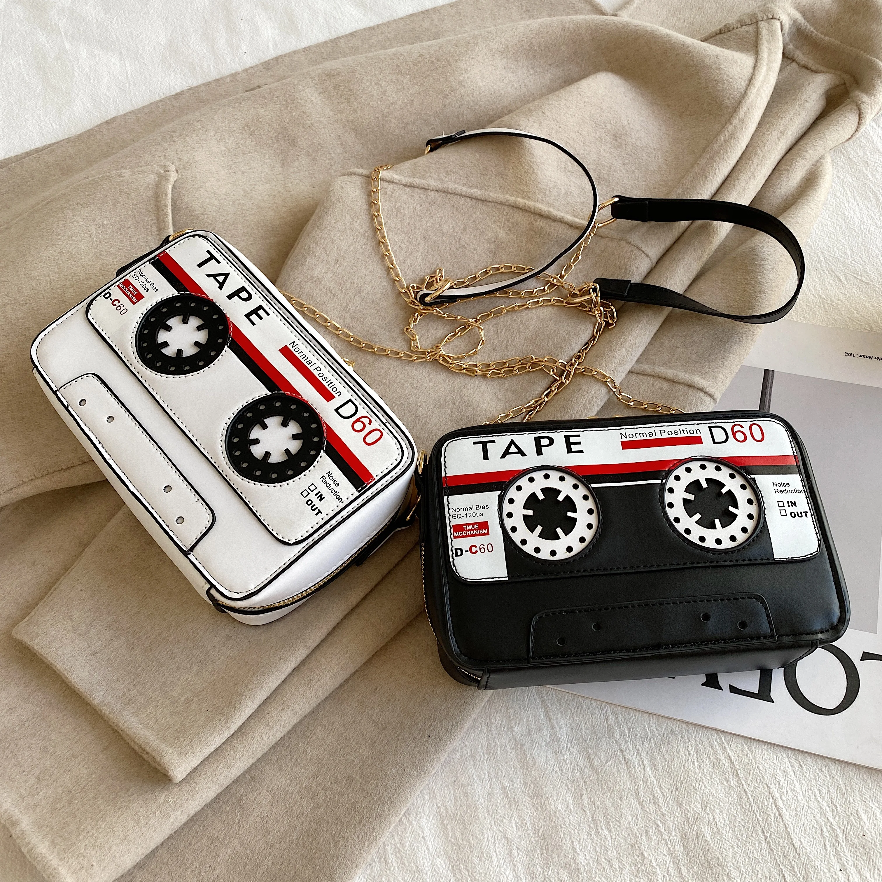 

2021 wholesale cheap fancy PU tape recorder shape purses and ladies purses and bags, Black / white