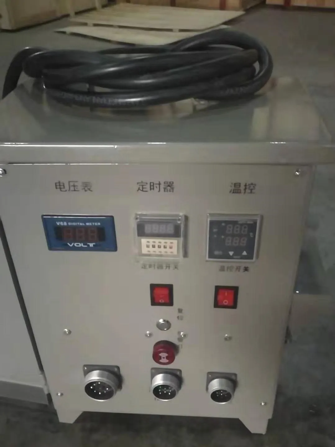 contral box.jpg