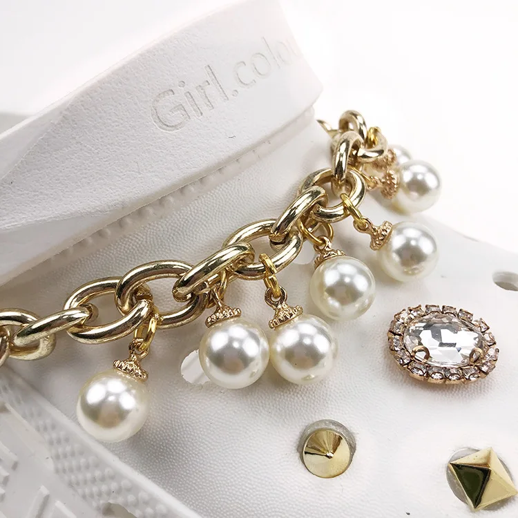 

hot sale Pearl chain shoe buckle accessories Shiny diamond accessories shoes Chain clog charms for women shoe pins metal, Picture