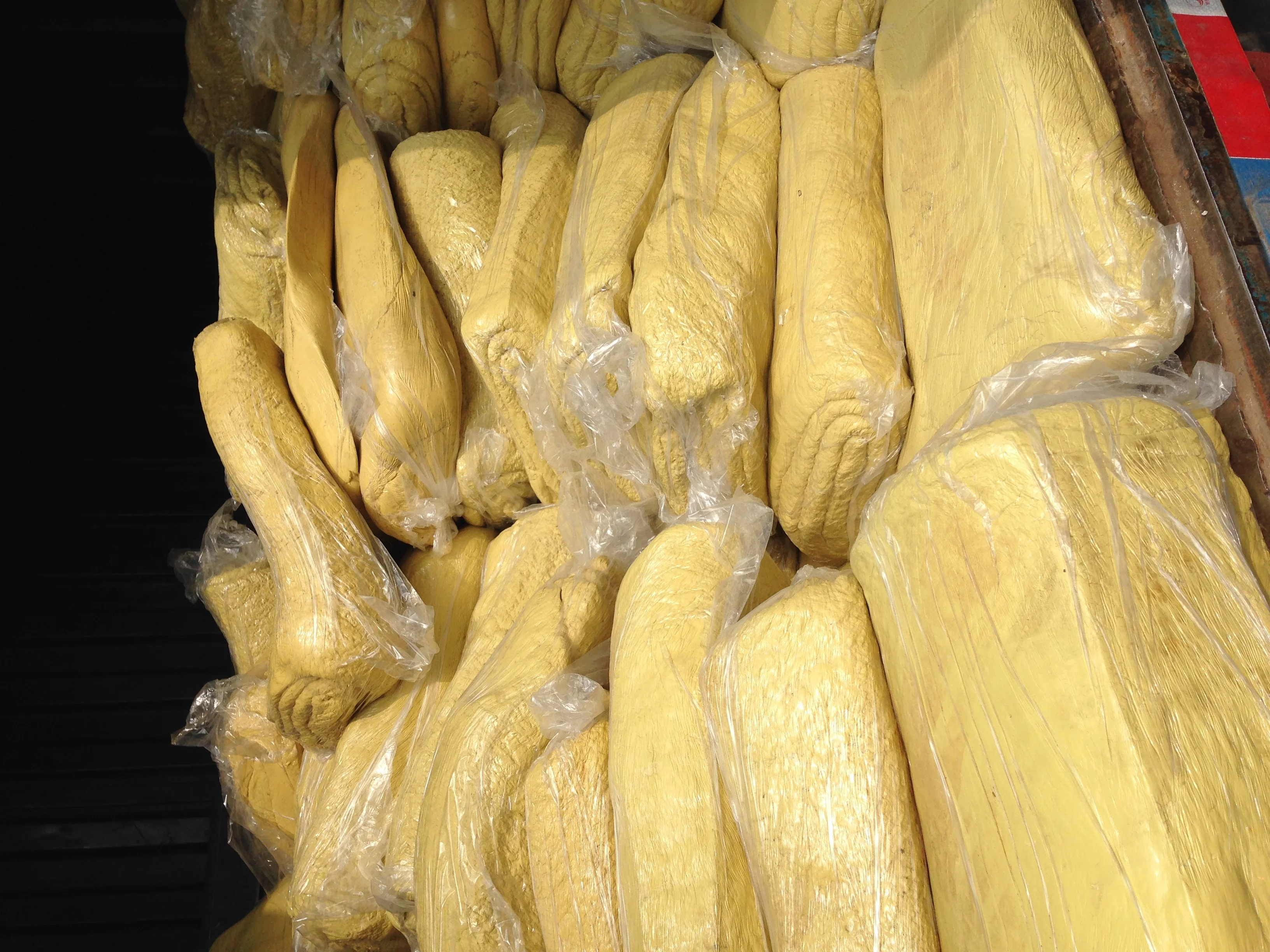 strained white reclaimed rubber / white recycled rubber / white