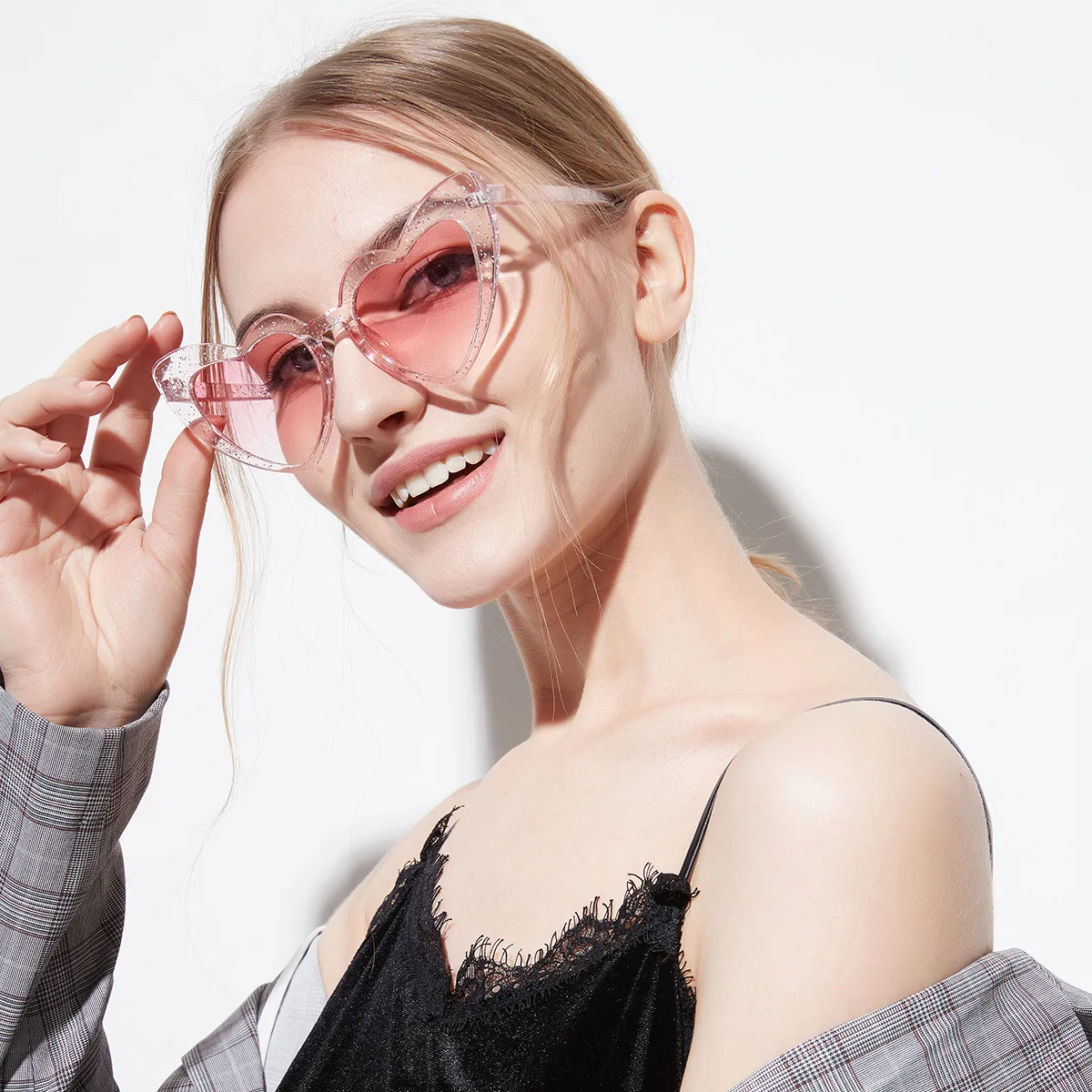 

Wholesale Trendy Love Heart Shaped Party Sunglasses Women 2020 Custom Designer Rimless Shades Sun Glasses