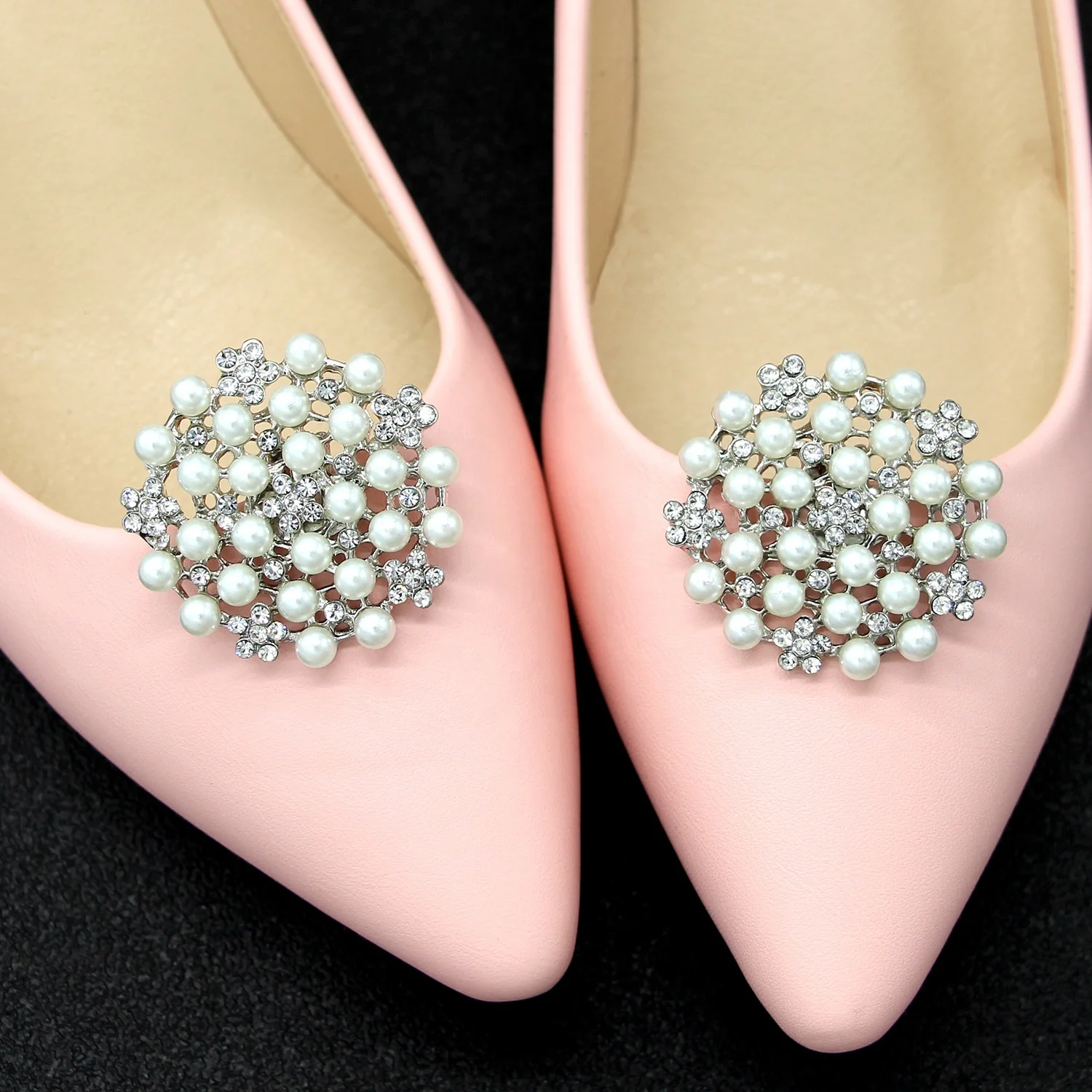 

XILIANGFEIZI Unique Pearl Crystal Shoe Charms Metal Bling High Heel Wedding Accessories Rhinestone Buckle Shoe Flower Buckles