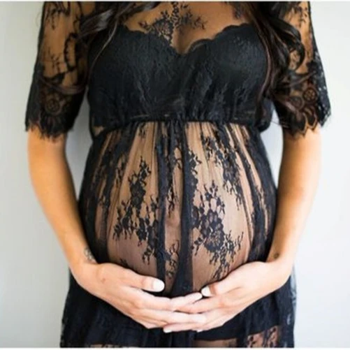 

Reese's Pregnant Woman Shoots a Photo Dress