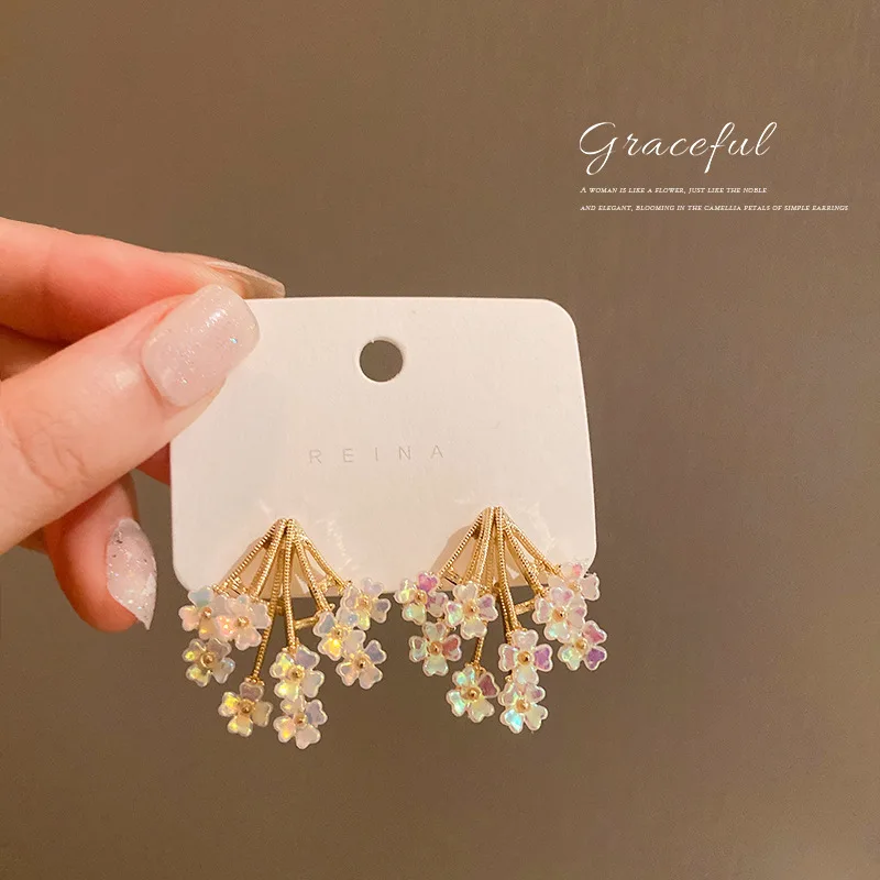 

pearl flower beautiful fashion earrings