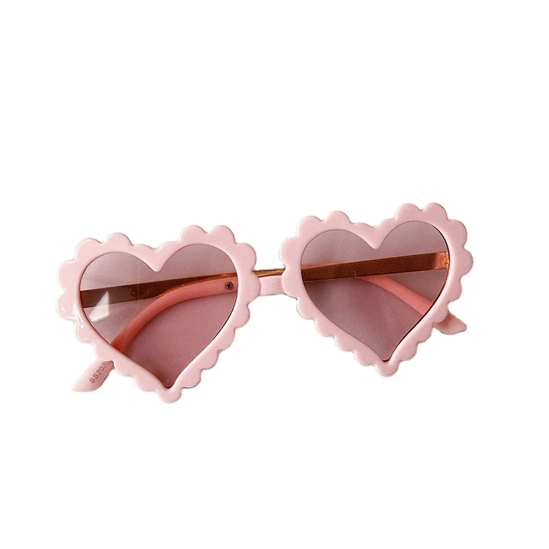 

Hot Sale Custom Logo Shades and Little Girls Sun Glasses Kids Sunglasses 2022 Color Heart Shaped Boys Fashion Sunglasses 2021 PC