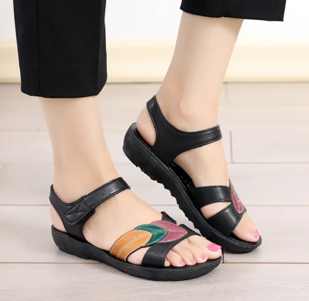 

2021 Cheap price and Comfortable Woman Sandals PVC Ladies Flat Sandal Woman Sandals, Black brown