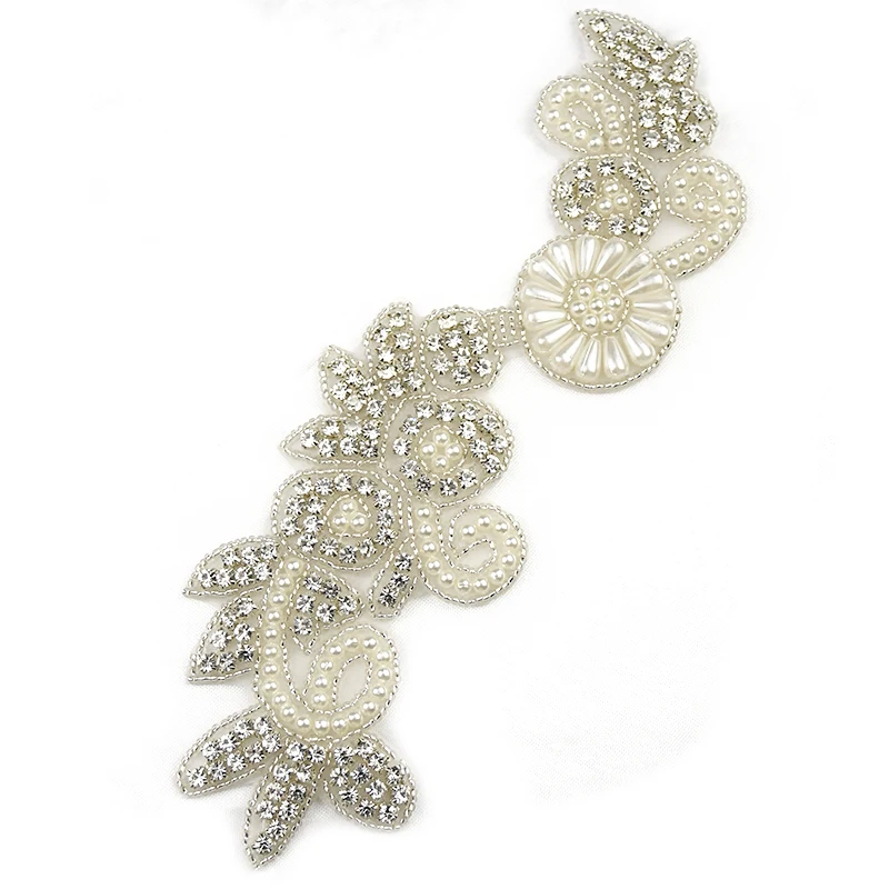 

Keering Flower Rhinestone And Pearl Applique Patch WRA-534