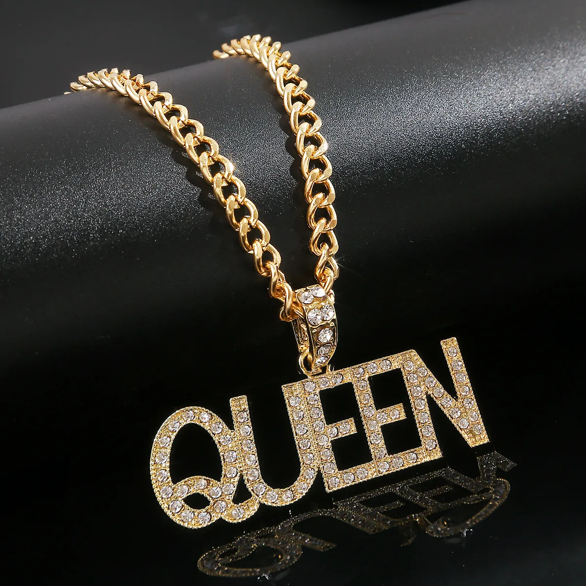

Promotional Gold Women Men Hip Hop Iced Out QUEEN And KING Letter Pendant Necklace