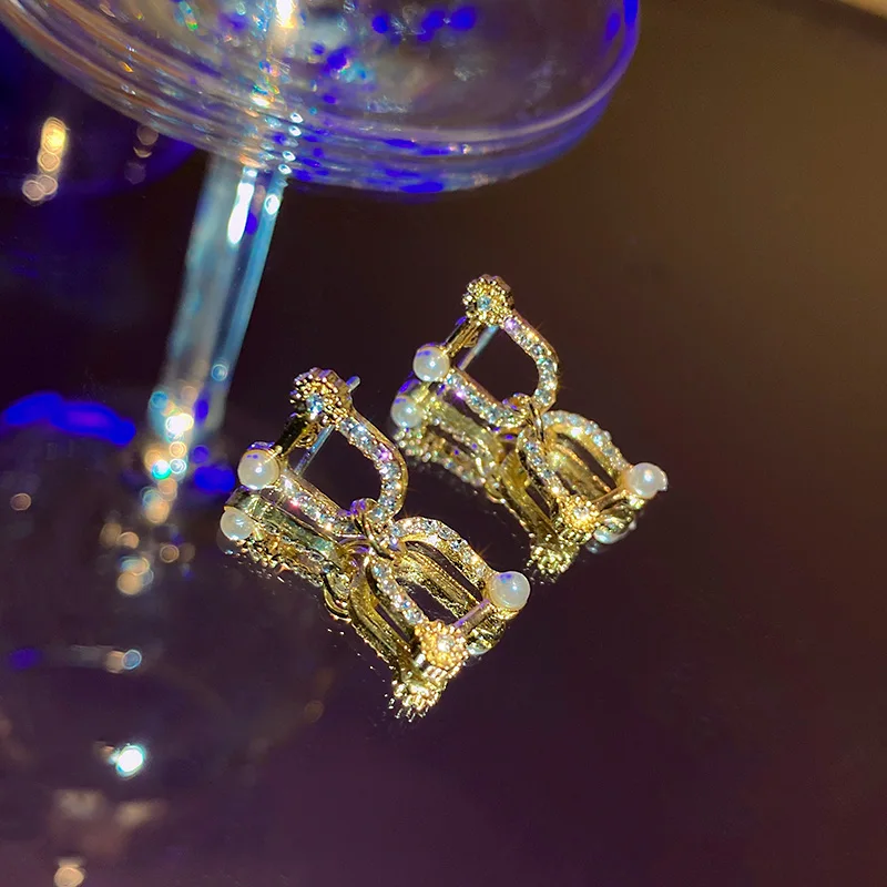 

trendy fashion crystal box chain earrings women
