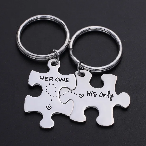 Wholesale Steel Metal Couple Keychain Custom Logo Words Love Design for Couples Souvenir Wedding Gifts Metal Keyrings