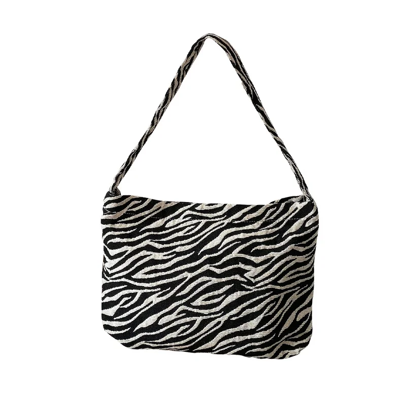 

2021 new modern style canvas material big capacity shopping bag fashion swagger daily bag, Cow print