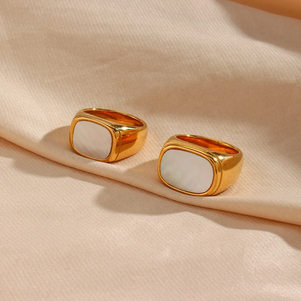 

2022 Simple Minimalist Stainless Steel 18k Gold Plated Square White Shell Ring For Woman