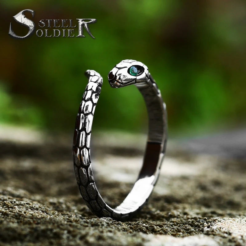 

SS8-1102R New Vintage Stainless Steel Snake Ring With Green Eyes Cool Animal Women's Ring Special Jewelry Wholesale Gift