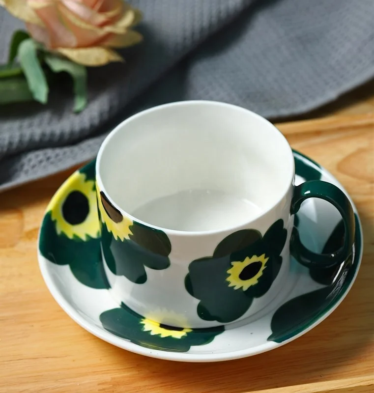

Nordic retro fresh hand painted dark green flower ceramic cup afternoon tea coffee cup, As the photos
