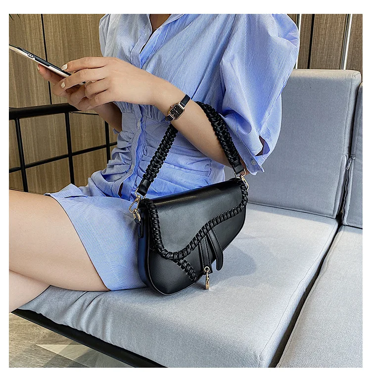 

Women Simple Dumplings Messenger Bag Designer Retro New Fashion Cloud Female Cross body Shoulder Bag Tide Handbag Clutch Bag, Colors