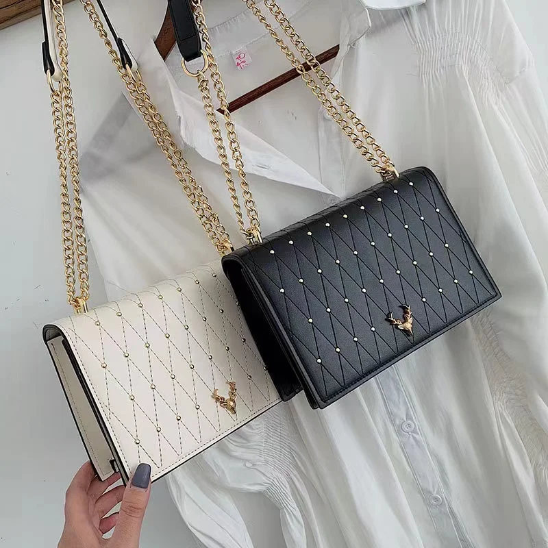 

2022 Wholesale Rivets Handbags Young Lady Purses Popular Shoulder Chain Bags For Women, 3colors