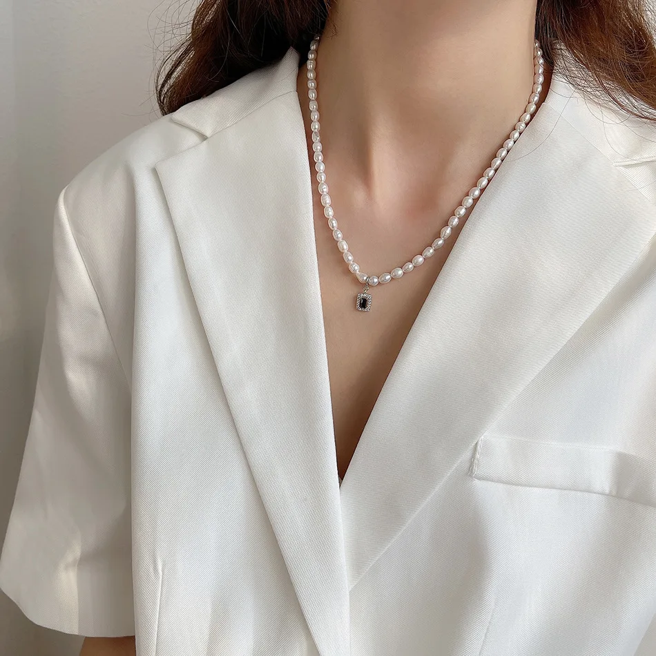 

Luxury Jewelry S925 Silver Cubic Zircon Pearl Necklaces Sterling Silver Square Zircon Pearl Necklace For Women