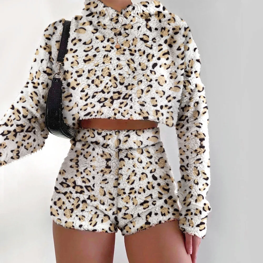 

2020 Autumn And Winter Plush Suit Hooded Hedging Tie-dye Flannel Short Suit Women Leopard Print Long Sleeve Shorts Women's Suit