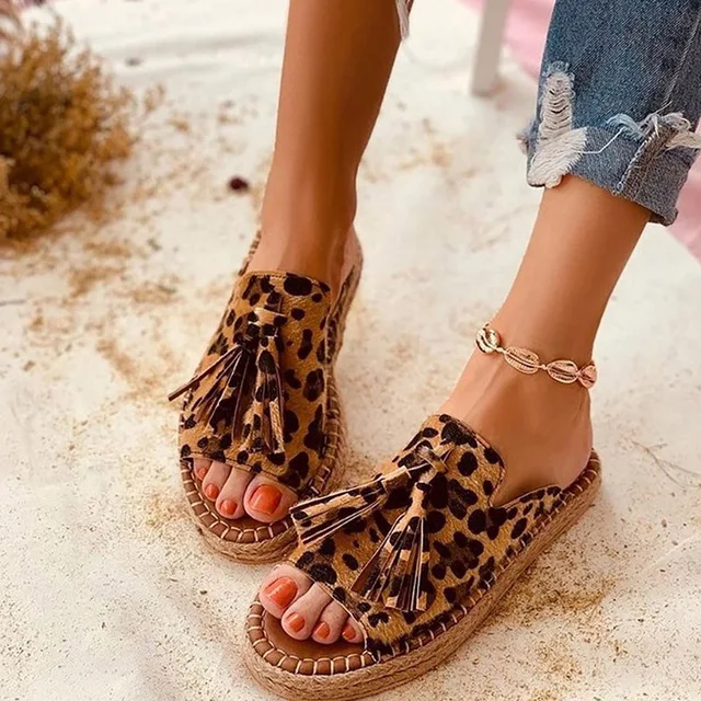 

Women's slippers Fashion Tassels 2020 Summer shoes Brand Beach Slides Retro Mules shoes for women Flat Slipper Outdoor