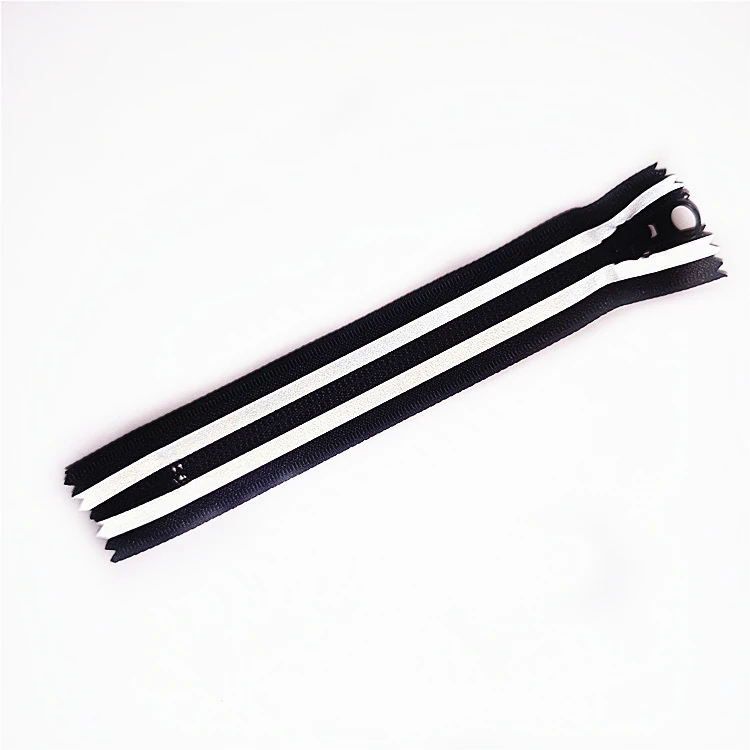 

Wholesale Pulls Nylon Zipper Customized Different Size and Color Heavy Duty Nylon Zipper