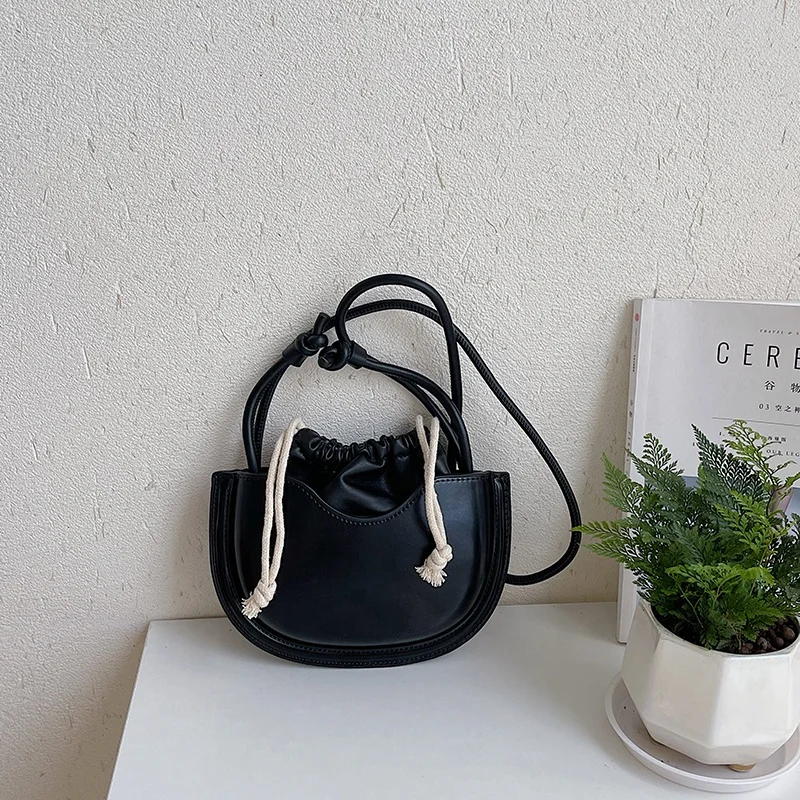 

Korean New Women's fashion creative texture single shoulder bag trend personality Messenger Bag Drawstring fold box shell bag