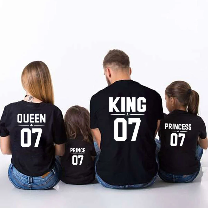 

Family Look Matching Clothes Outfits Father Mother Daughter Son Tshirt Daddy Mommy And Me Baby Boy Girl Clothing Queen Mom Dress