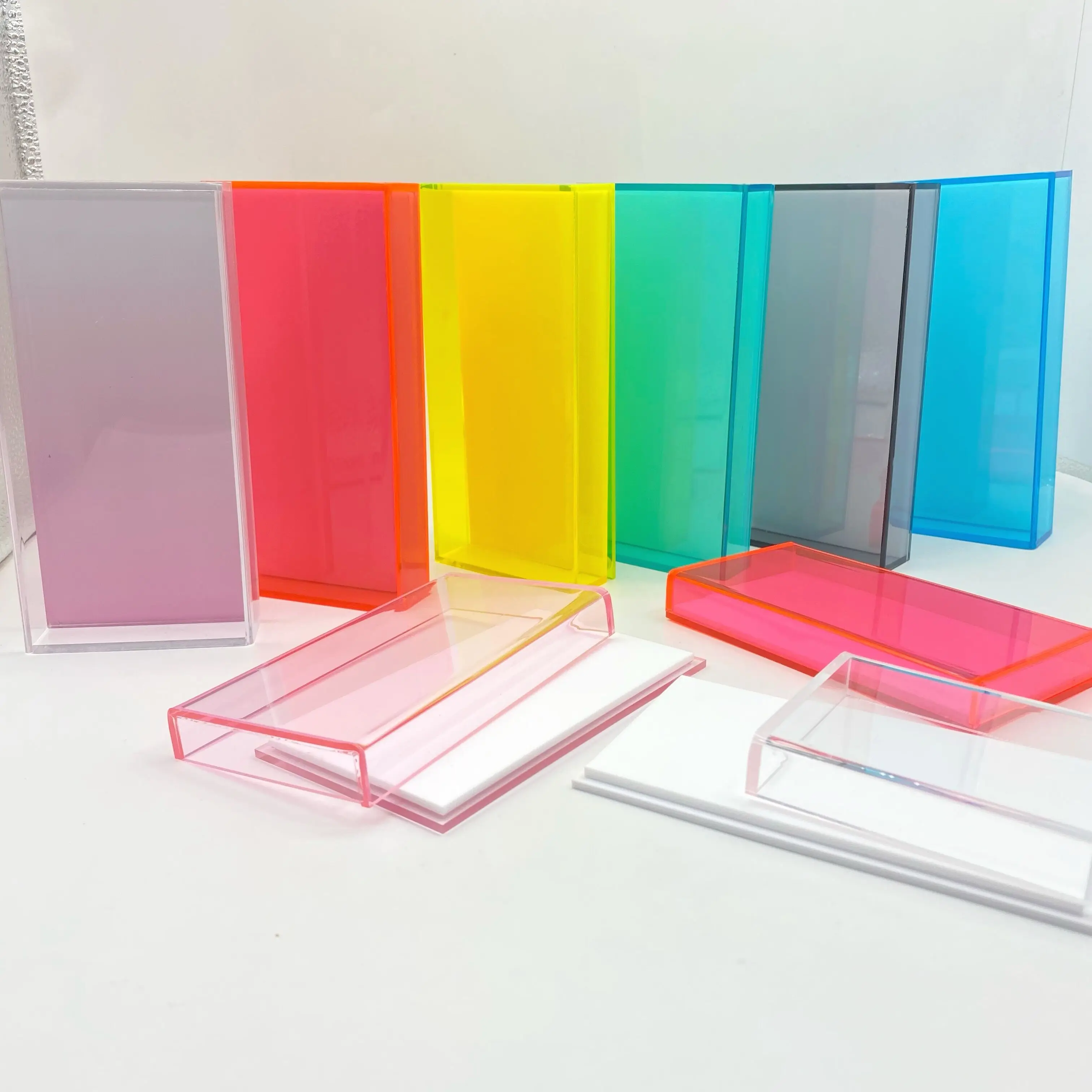 

wholesale oem logo custom lash tray pallet in different shape acrylic lash tile with cover iridescent