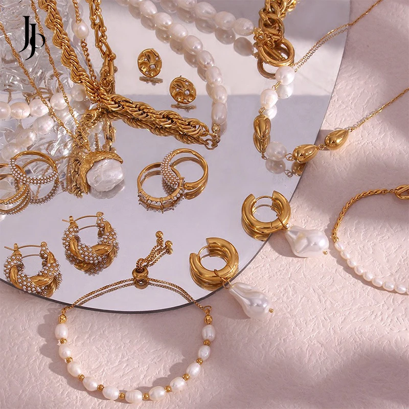 

JOJO Fashion 2023 Dainty natural pearls jewelry wholesale gold plated fresh water unique design pearls set earrings bracelets