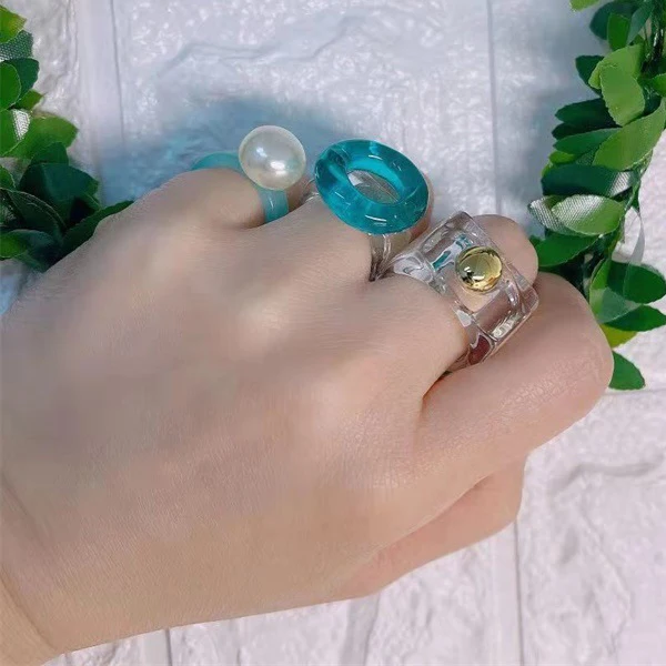 

OUYE 2021 summer Fashion resin colorful cute Resin Ring Jewelry Wholesale acrylic rings for women candy donut ring