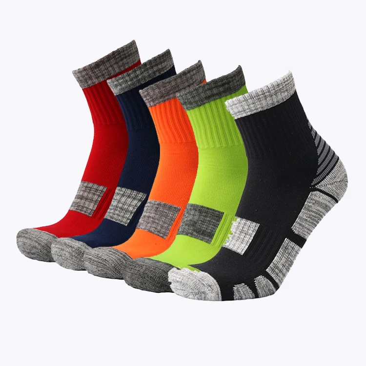 

OEM Sport Socks Custom Logo Cotton Crew Sport Ski Running Basketball Socks Men with Grip, As picture shows