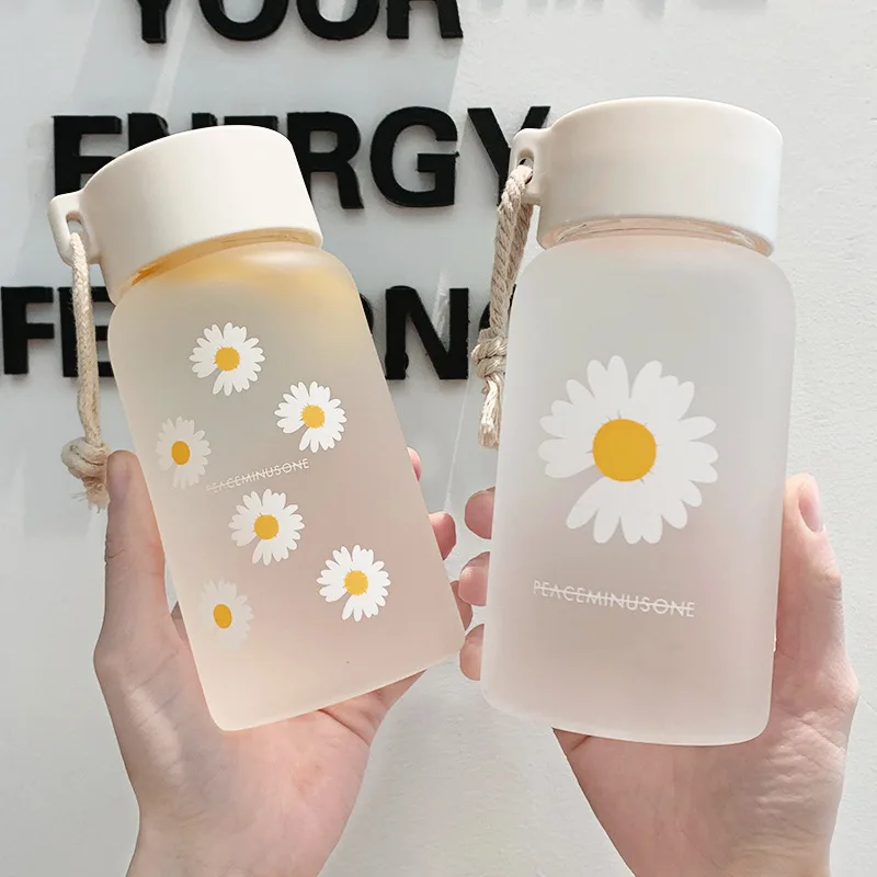 

500ml Small Daisy Transparent Plastic Water Bottles BPA Free Frosted Water Bottle With Portable Rope Travel Tea Cup, Valentine cups mugs