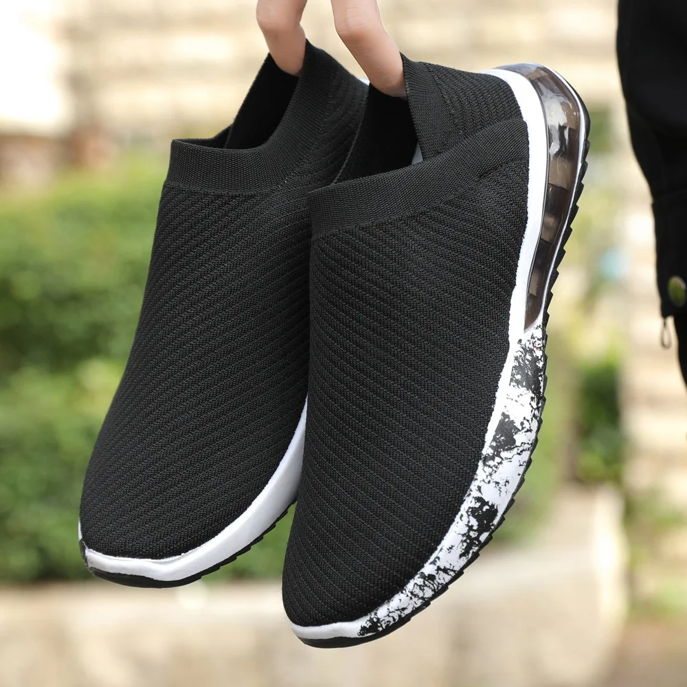 

Low-cost wholesale high quality men Casual Shoes Fashion Breathable Lace-Up Sports Sneakers, 3 colors