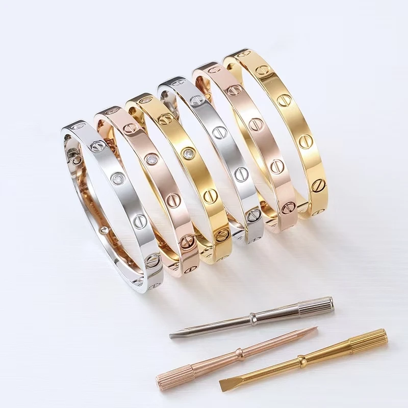 

2021 New Arrival Bangle Quality Stainless Steel Letter Famous Women Men 18 K LOVE Bangles Gold Plated Bracelet Bracelet, Picture