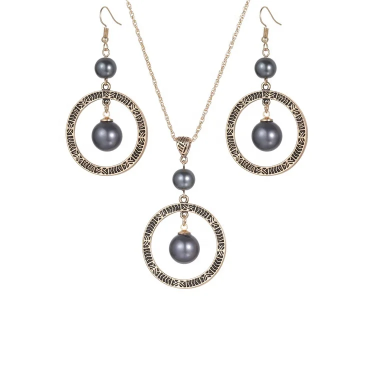 

2021 High End Elegant Hawaiian Wholesale Zinc Golden Alloy Designer Set Necklace Earrings Jewelry