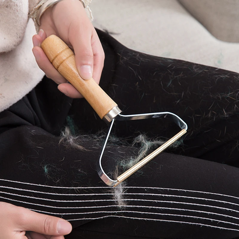 

Portable Lint Remover Clothes Fuzz Fabric Shaver Brush Tool for Sweater Woven Coat Sweater Shaver, As show