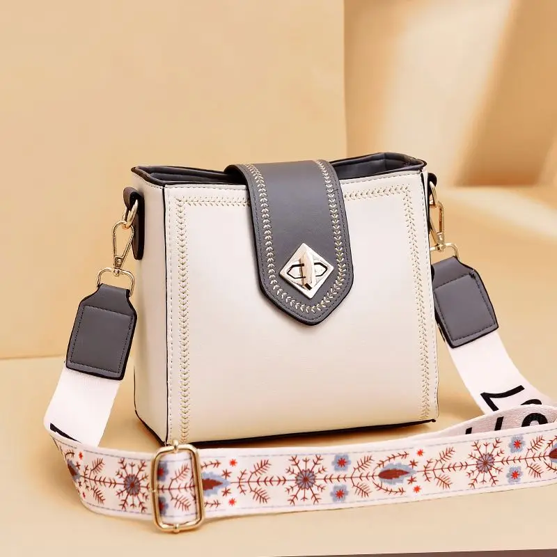 

fashionable casual fashion all match and versatile messenger Bucket Bag