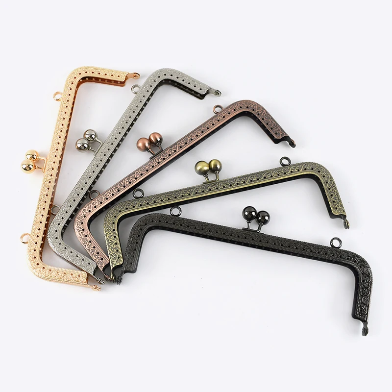 

Meetee BS189 20cm Square Embossed Backhand Bead Bag Kiss Buckle Diy Sewing Accessories Wallet Frame
