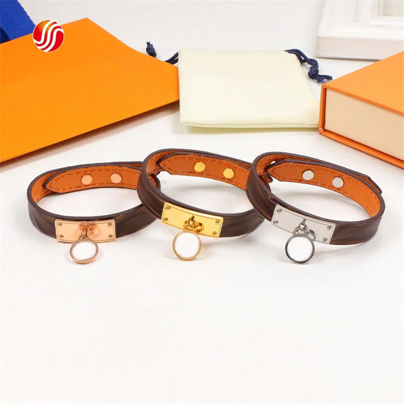 

Classic Letter Pendant Personality Charm Leather Design Lover Bangle Outdoor Beach Accessories Jewelry