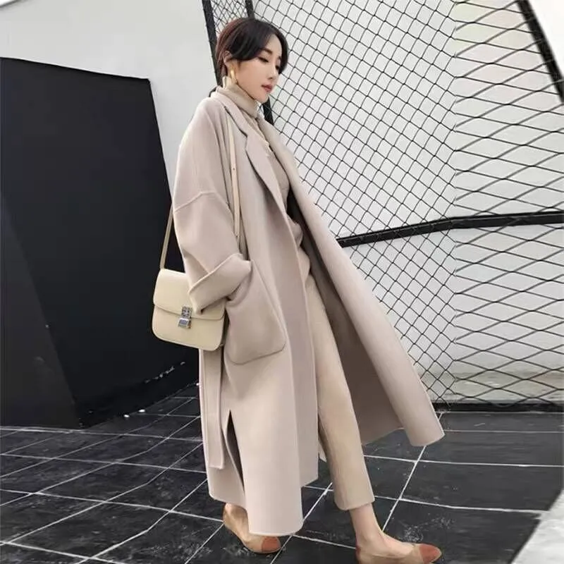 

Version of woolen coat with belt, suit collar, loose autumn and winter brand temperament, White,black