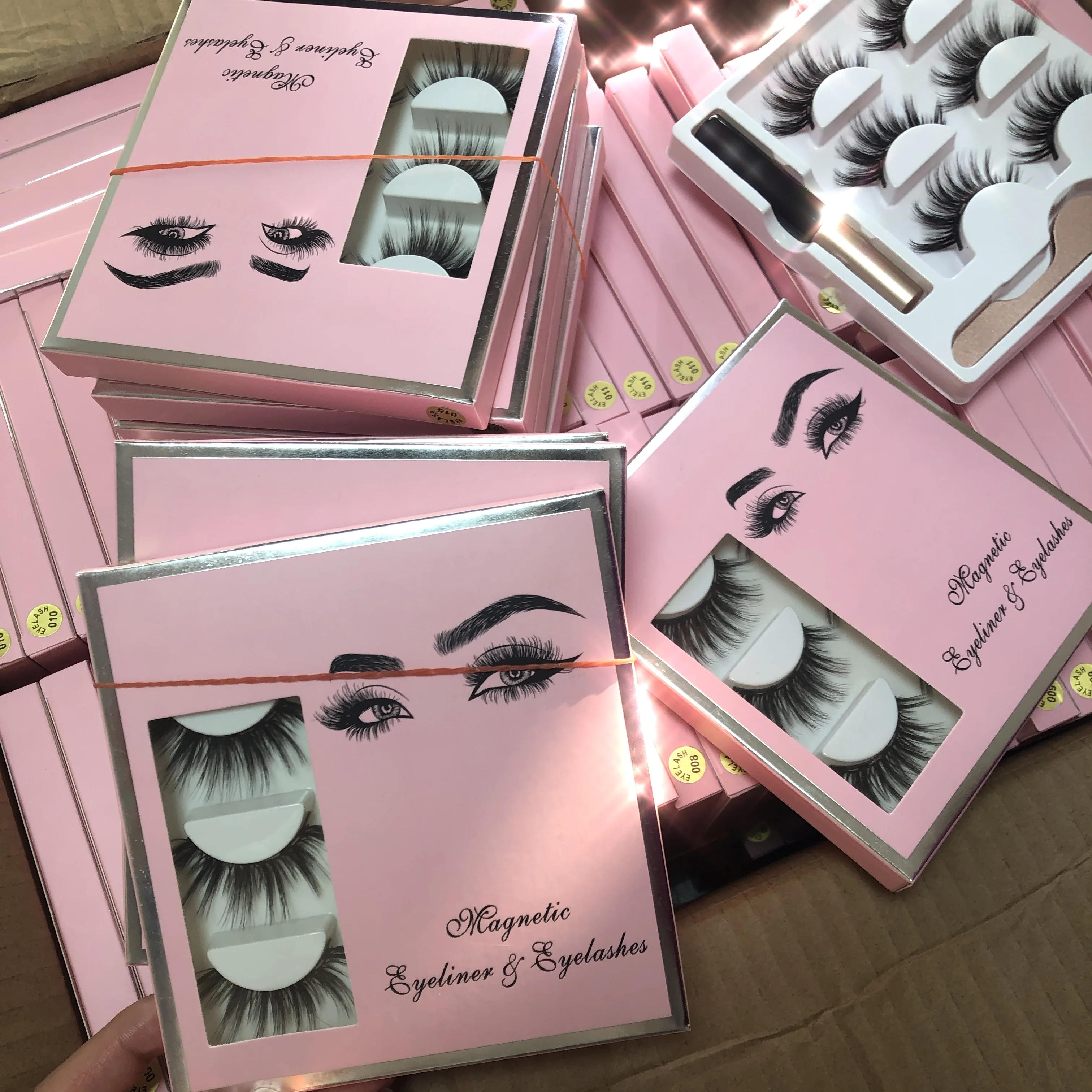 

wholesale mink eyelashes magnetic lash glue book box pink eyelash packaging