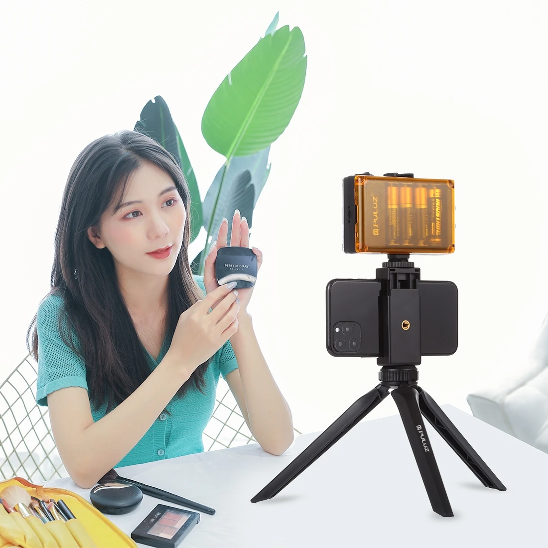 

In Stock PULUZ Mini Portable Phone Stand Selfie Stick Tripod with Phone Clamp